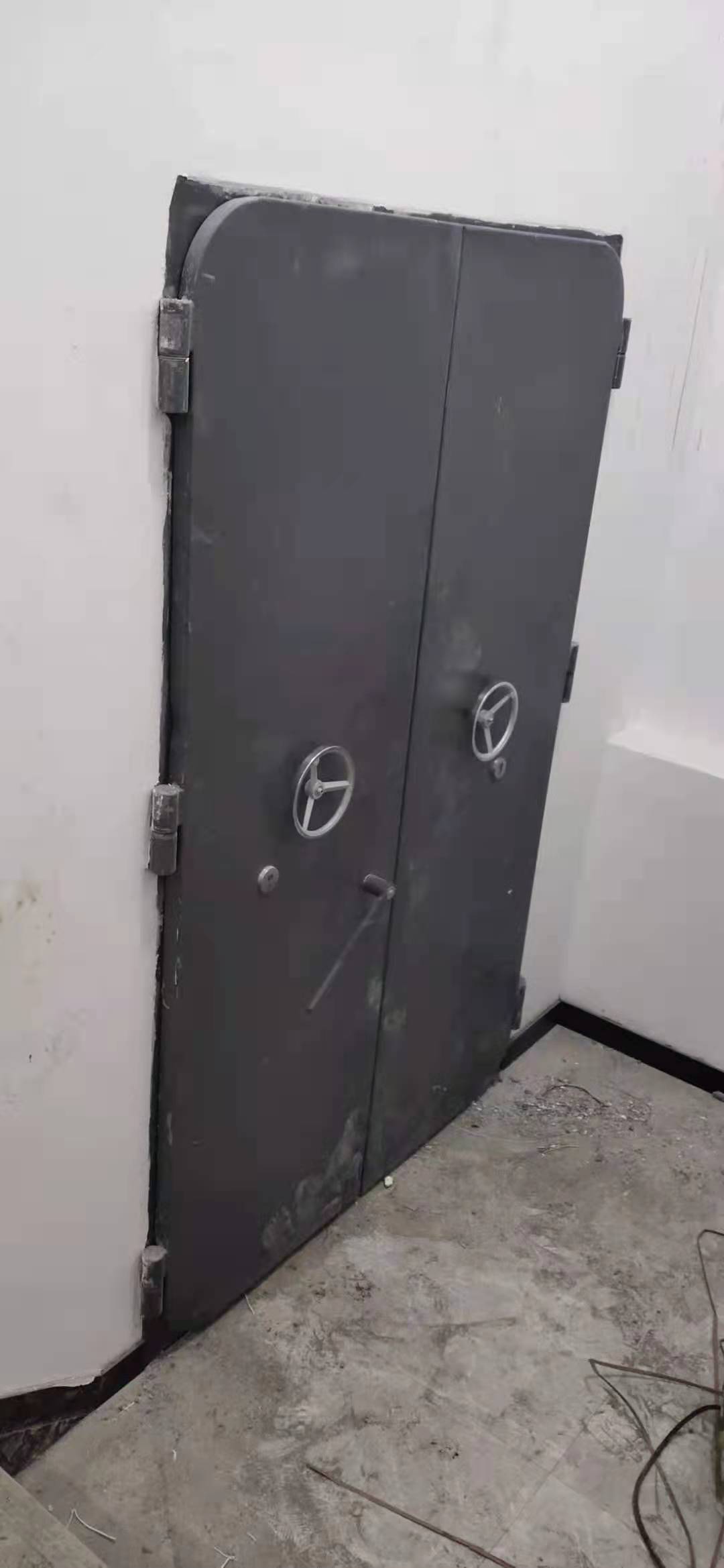 防爆門